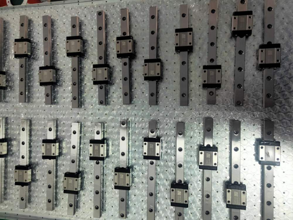 達(dá)沃鑫線性導(dǎo)軌展示區(qū)