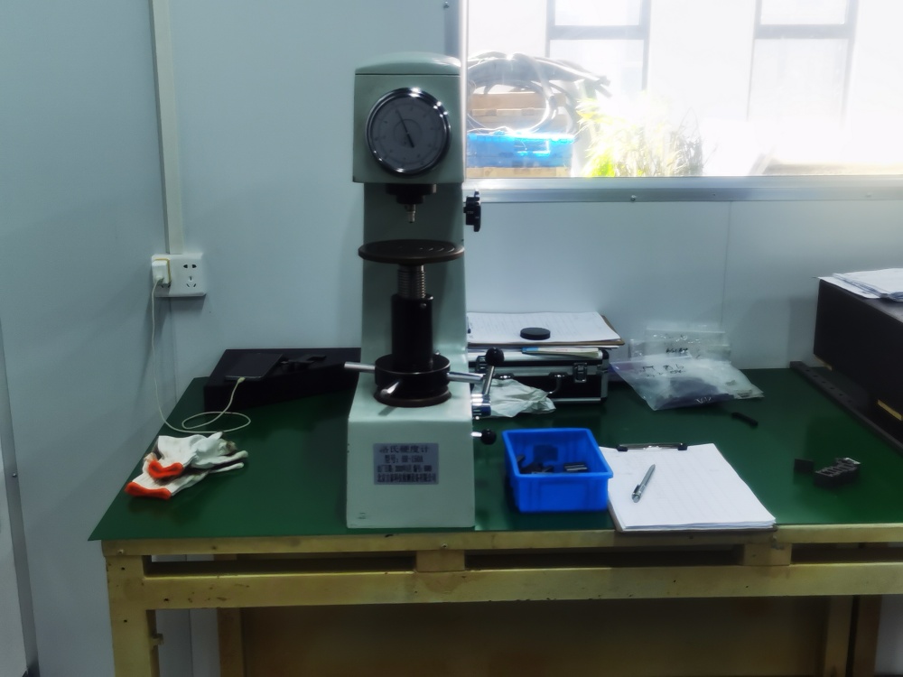 達(dá)沃鑫直線(xiàn)導(dǎo)軌硬度檢測(cè)區(qū)